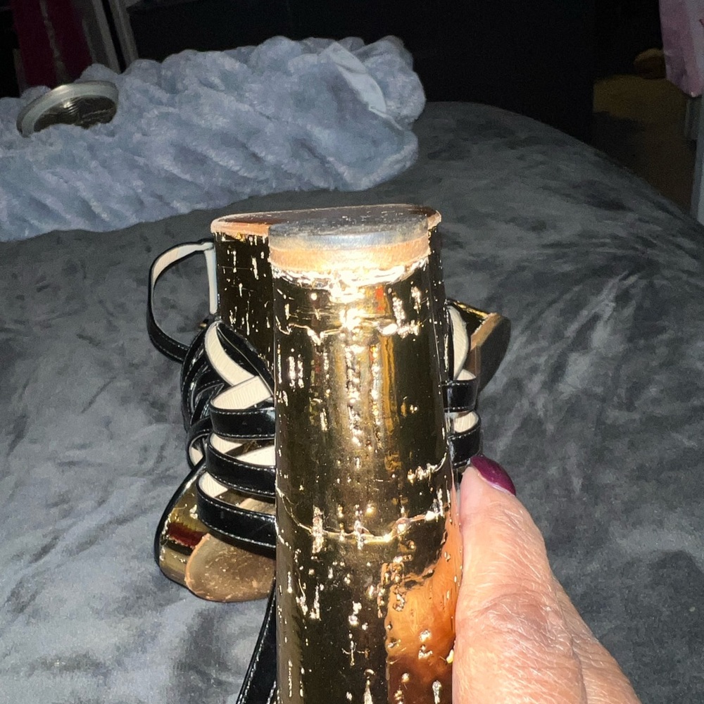 YSL wedge heal rare find !